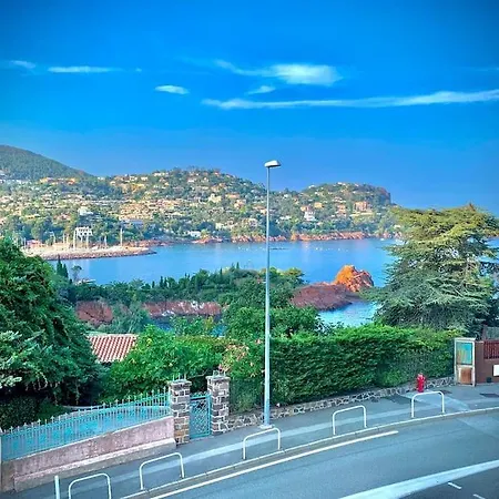 Renovated - 3 Bedrooms - Ac - Sea View - Sleeps 6 *