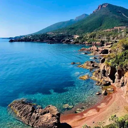 Apartment Superbe 6 Couchages - Proche - Climatisation Saint-Raphael (Var)