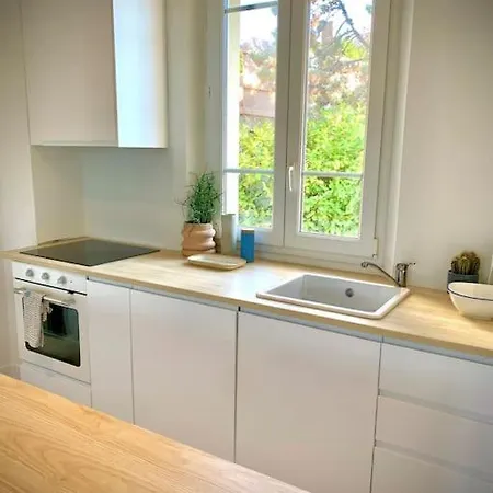 Apartment Renovated - 3 Bedrooms - Ac - Sea View - Sleeps 6