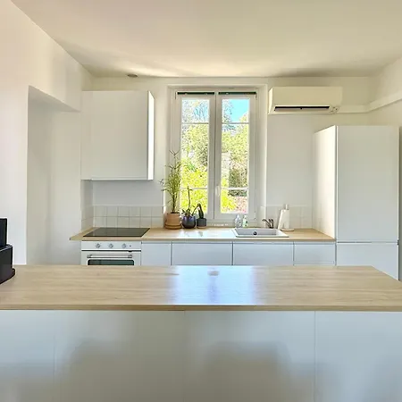 Renovated - 3 Bedrooms - Ac - Sea View - Sleeps 6 Διαμέρισμα