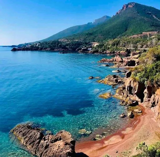 Apartment Superbe 6 Couchages - Proche - Climatisation Saint-Raphael (Var)