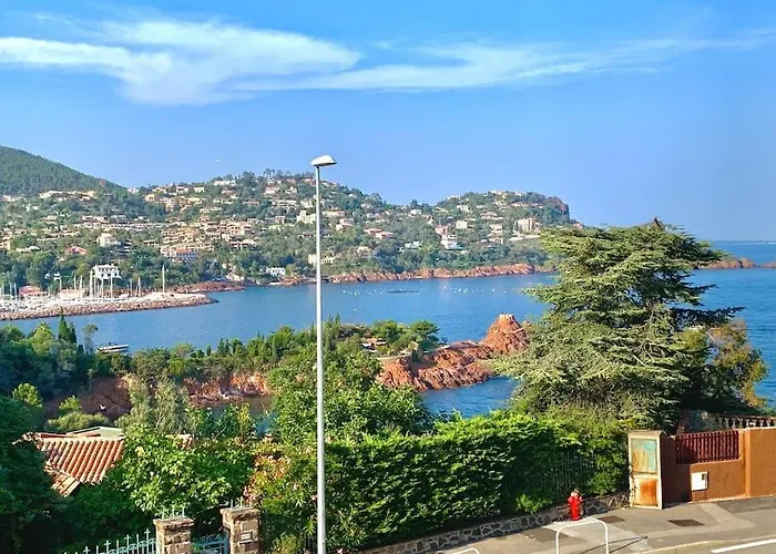 Superbe 6 Couchages - Proche - Climatisation Appartamento Saint-Raphaël